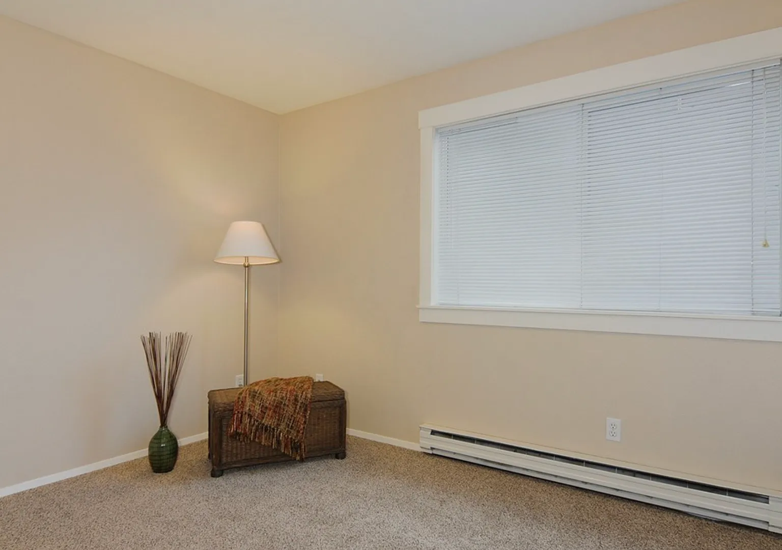 One-bedroom Condo on Lower Queen Anne — Photo 4