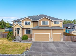 1033 Lyle Ridge Cir, Oak Harbor, WA 98277