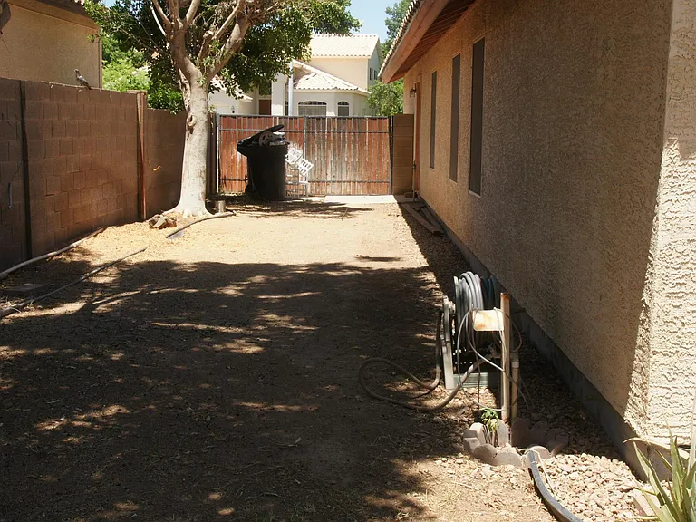 1307 W Stacey Ln — Photo 25
