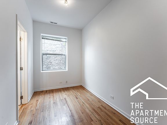 4th image of 5054 N Winthrop Ave APT 402