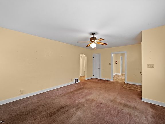 5th image of 41860 Emerson Ct