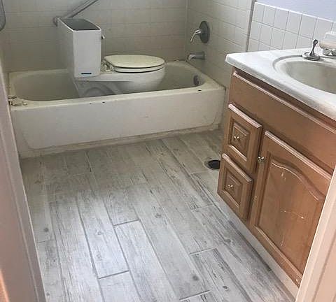5th image of 2205 Somerset Dr