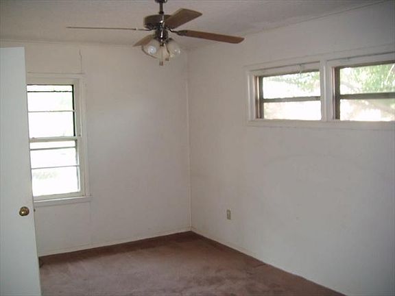 4th image of 1925 N Mockingbird Ln