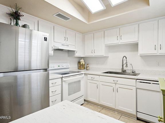 5th image of 15601 N 27th St Unit 7