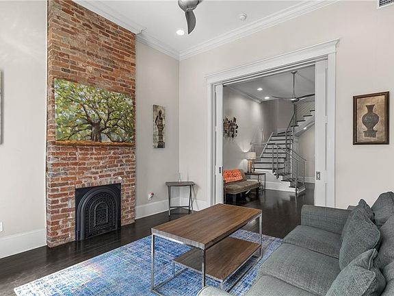 5th image of 639 Dauphine St #639