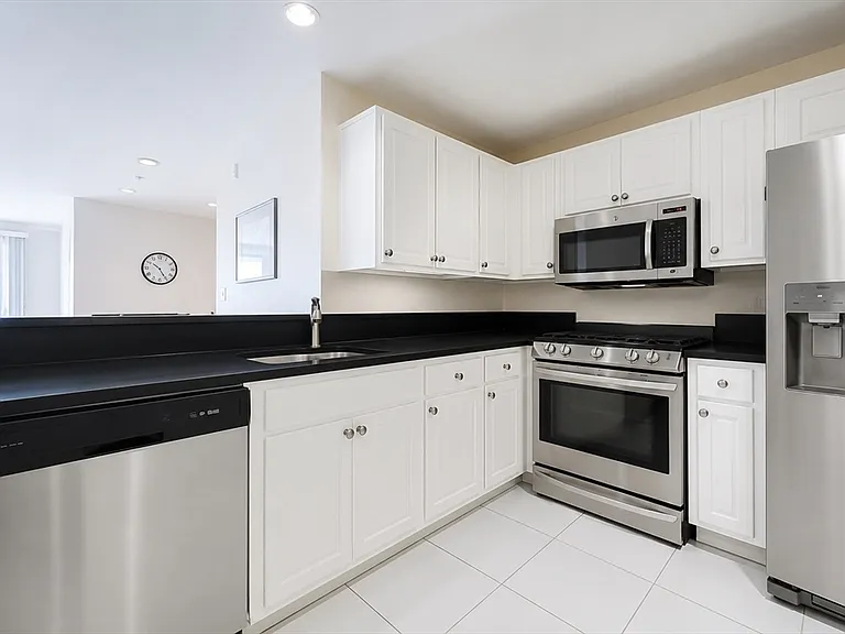 350 Revere Beach Blvd #Penthouse 12 — Photo 4