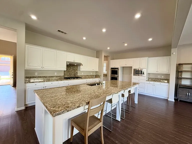 667 E Desert Willow Rd — Photo 14