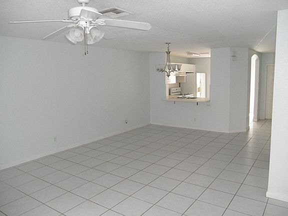 4th image of 878 Summit Lake Dr