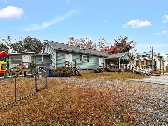 5th image of 3842 Country Club Rd