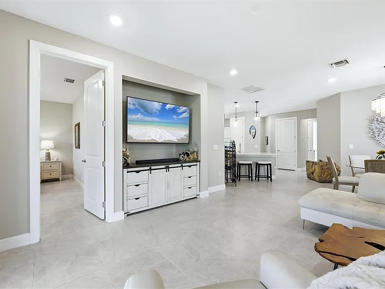 25029 Pearl Lake Cir — Photo 21