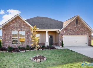 107 Kit Fox Dr, Meridianville, AL 35759