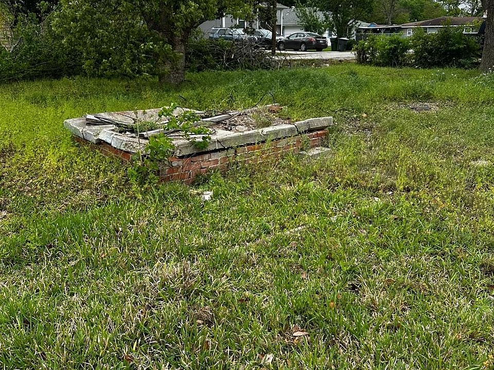 1st image of 2435 6th Ave