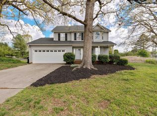 402 Foxfire Dr, Simpsonville, SC 29680