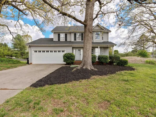 402 Foxfire Dr, Simpsonville, SC 29680