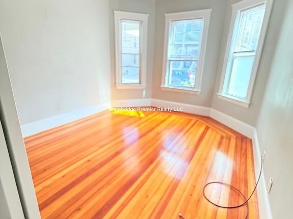 3rd image of 15 Waldo Ave #1F