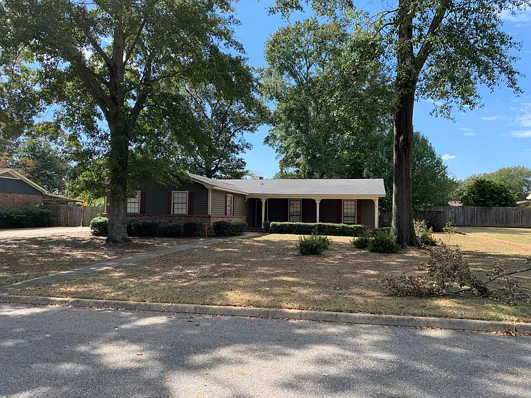 641 Farrah Cir — Photo 5