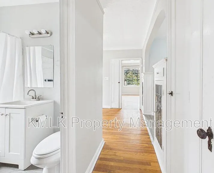 1352 Kenilworth Ave — Photo 20