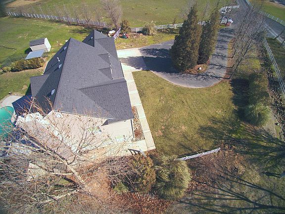 4th image of 21810 Equine Ln