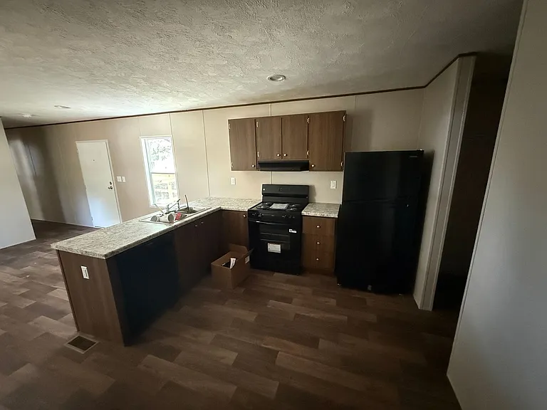307 Quail Run St — Photo 2