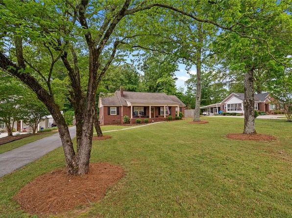 1154 Rome St, Carrollton, GA 30117