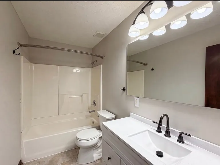 816 Walter Ave — Photo 4