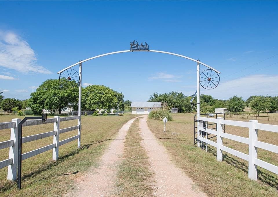 1st image of 1121 County Road 230