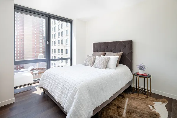 Sold by Compass | media 18