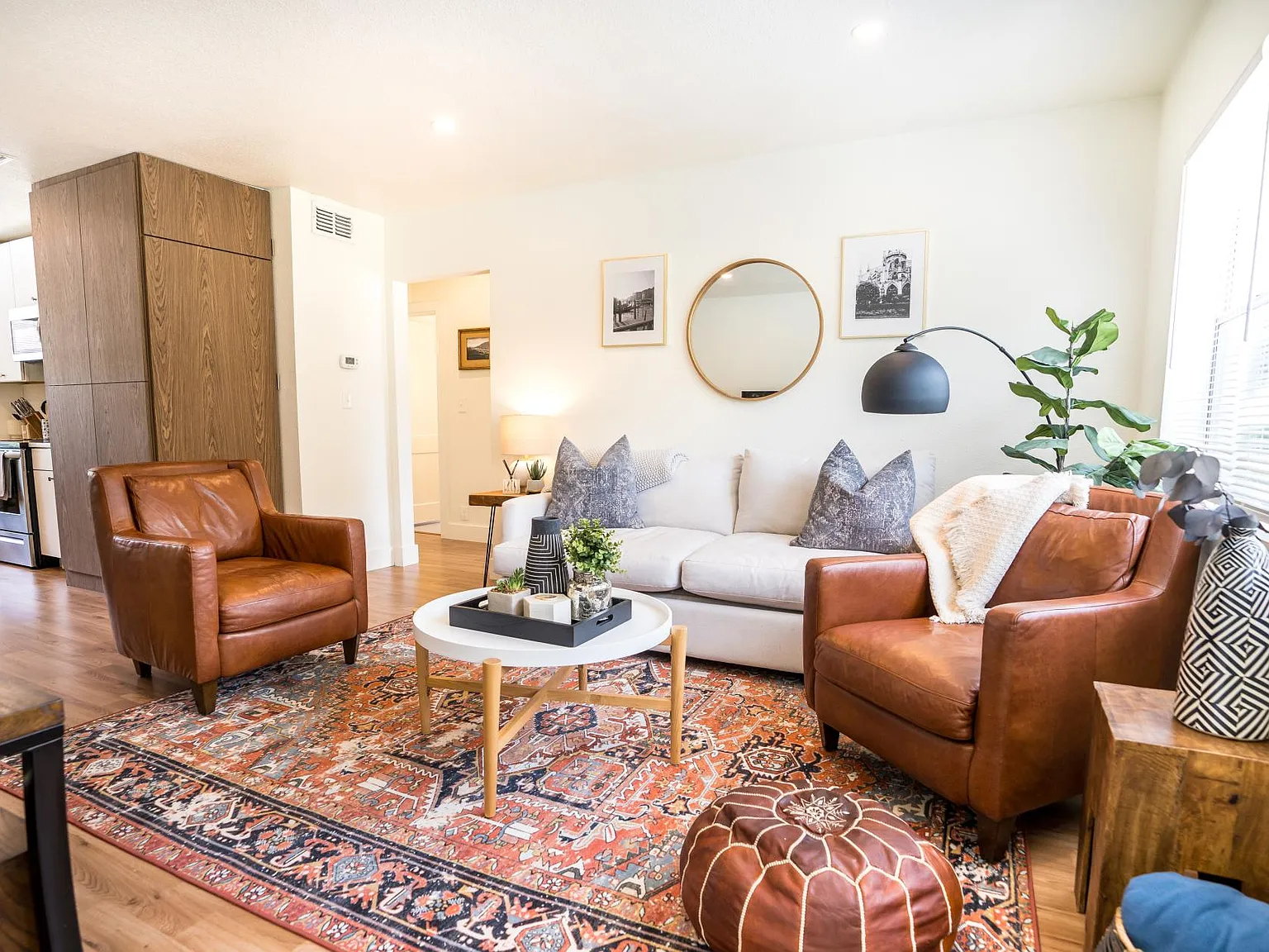 2 bed, 950 sqft, $1,995 — Photo 1