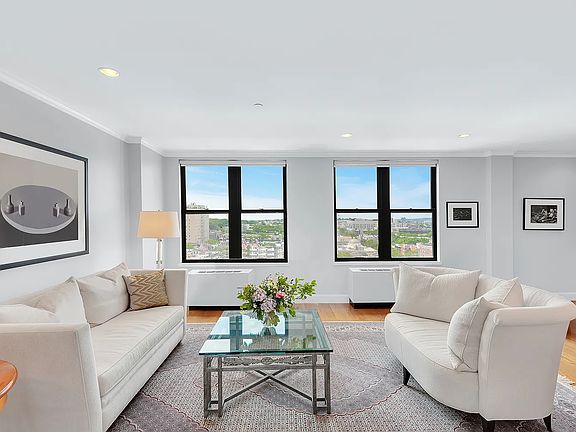 2nd image of 939 Union St Penthouse B