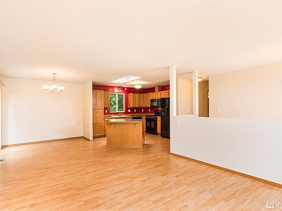4th image of 1311 Daniels Ave