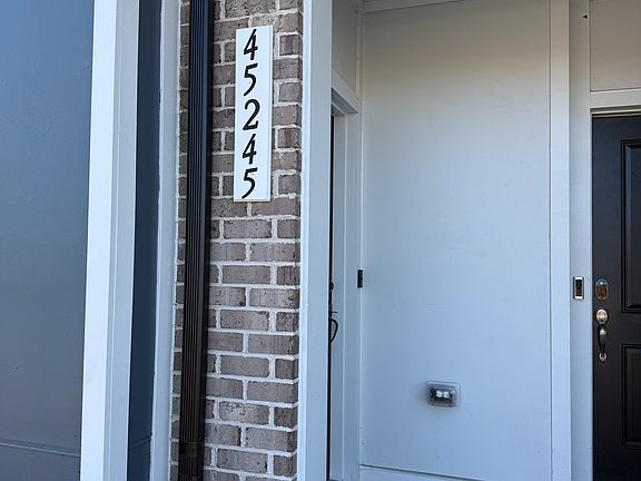 2nd image of 45245 Temple Bar Dr