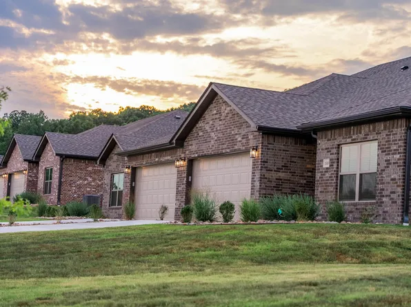 1049 Nottington St, Mountain Home, AR 72653