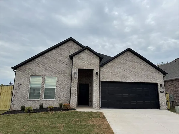 2991 N Grey Squirrel Dr, Fayetteville, AR 72704