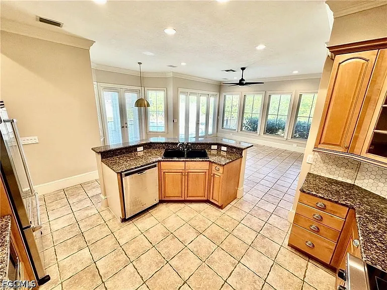 10020 Magnolia Pointe — Photo 13