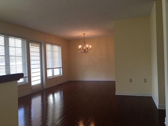 Living / Dining Area