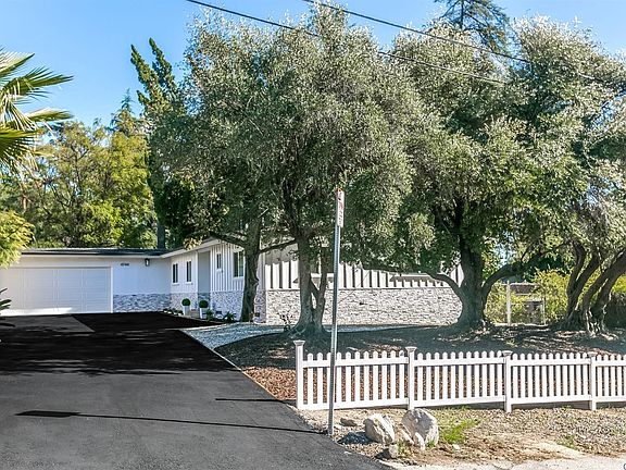 2nd image of 4744 Rosemont Ave