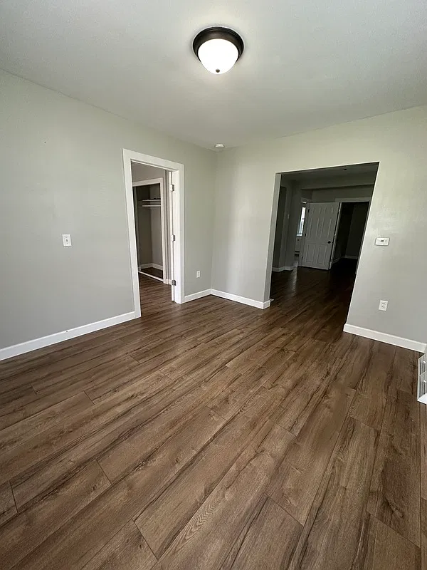 2 bed, 1.0 bath, 844 sqft, $1,300 — Photo 3