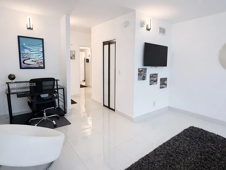 19380 Collins Ave #307 — Photo 5