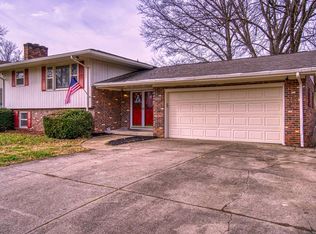1010 N Vine St, Boonville, IN 47601