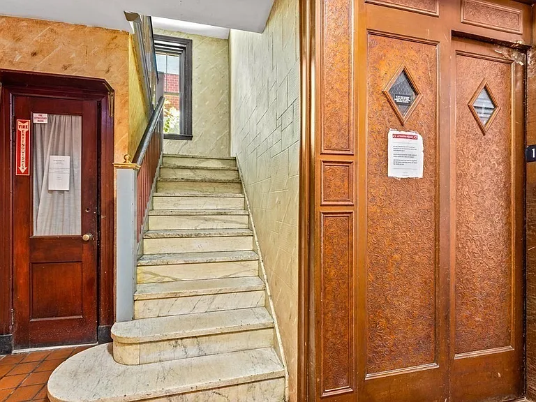 1945 Commonwealth Ave #7 — Photo 11