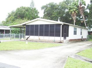 2555 Zoysia Ln, North Fort Myers, FL 33917