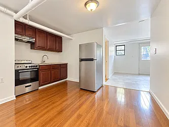 574 Jefferson Avenue, #1G