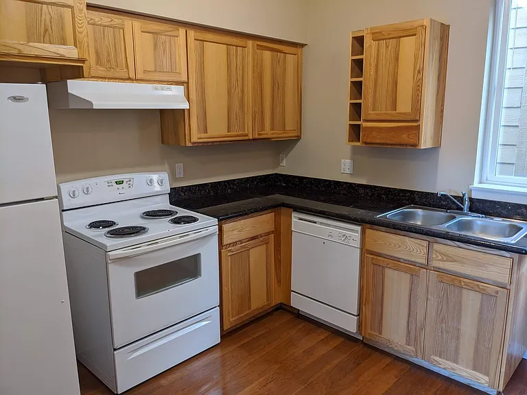 Unit #5 - Kitchen Unit #5 - Kitchen