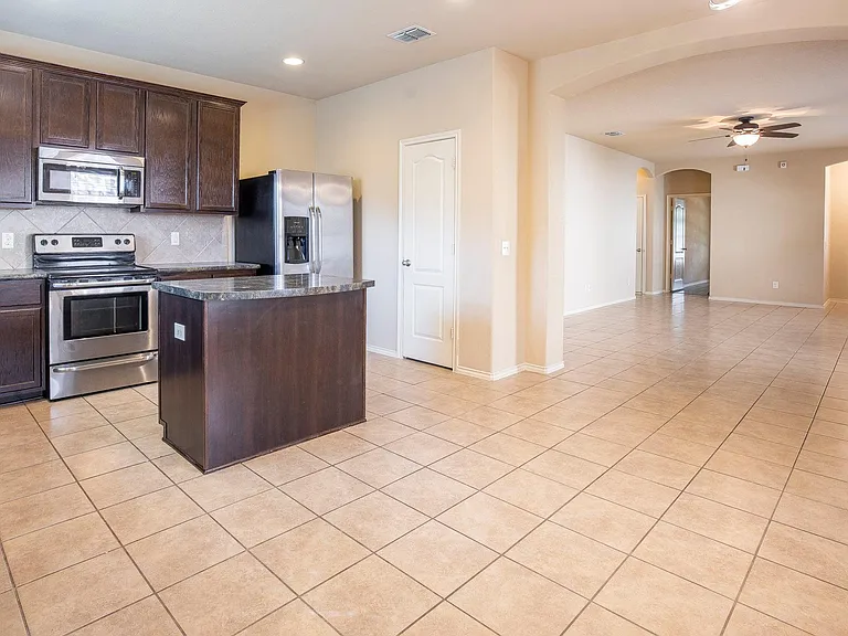 433 Stonebrook Dr — Photo 27