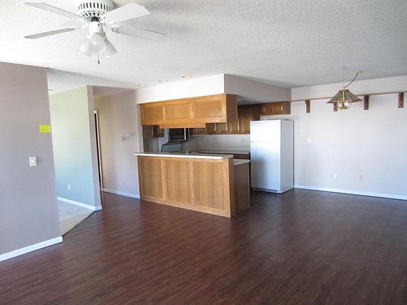 4th image of 4459 Drycott St