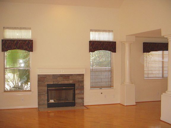 5th image of 1558 Silman St