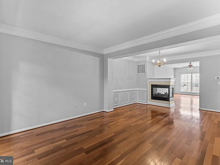 44253 Huron Ter — Photo 17