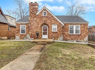 6202 Heege Rd, Saint Louis, MO 63123