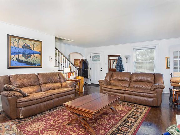 4th image of 423 Sumpter Ave