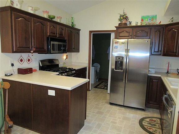 4th image of 1323 Country Creek Cir